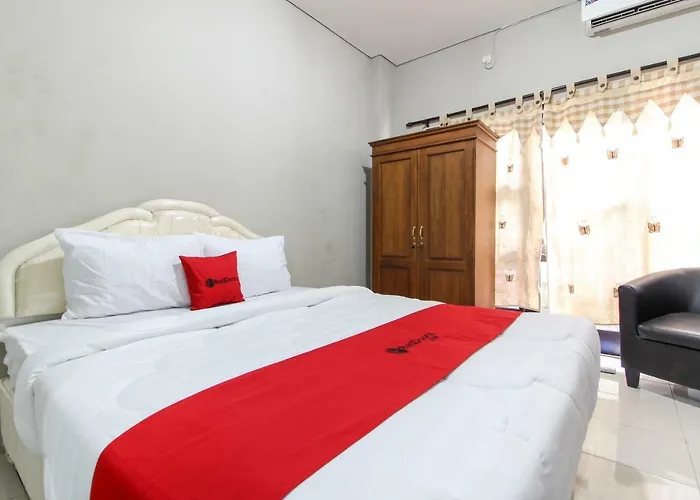 Reddoorz Near Solo Balapan Station 2